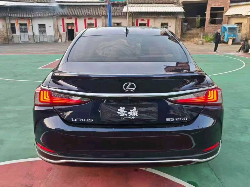 深圳23年雷克萨斯ES8