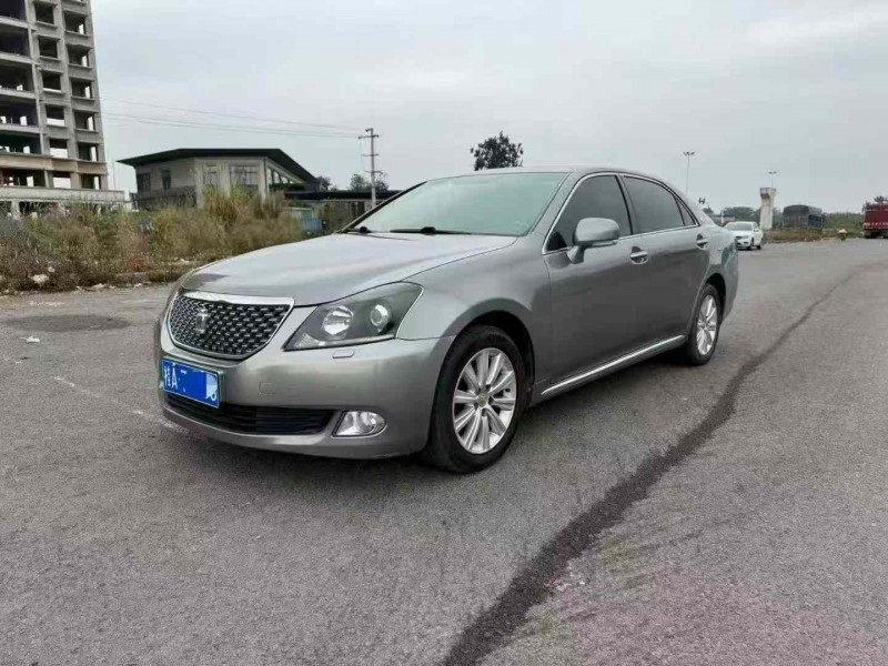 柳州12年丰田皇冠2