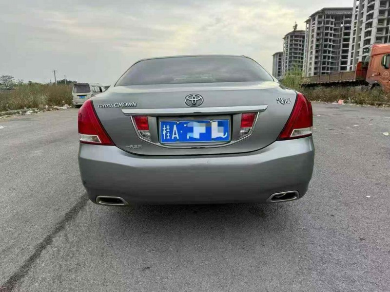 柳州12年丰田皇冠9