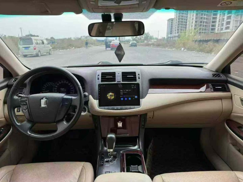 柳州12年丰田皇冠11