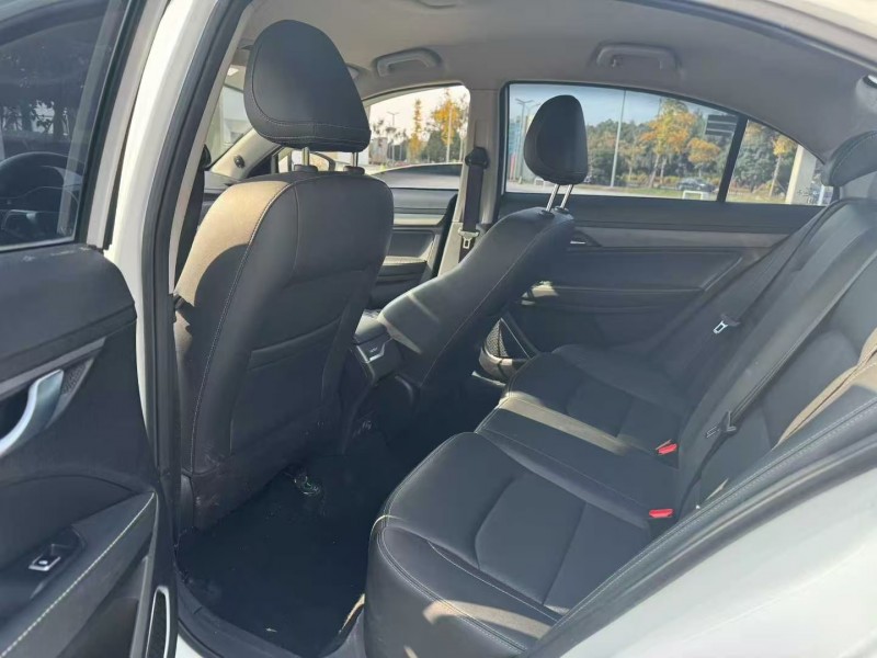 杭州21年吉利帝豪7