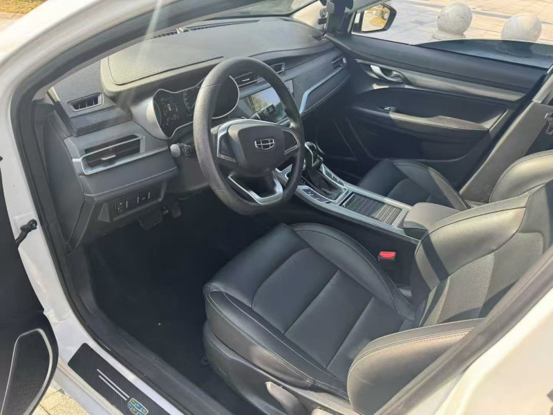 杭州21年吉利帝豪8