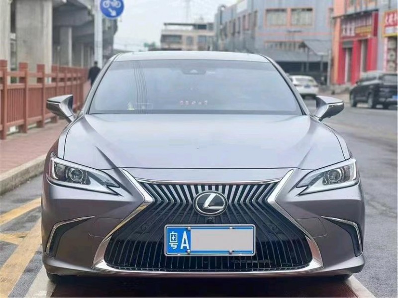 广州21年雷克萨斯ES1