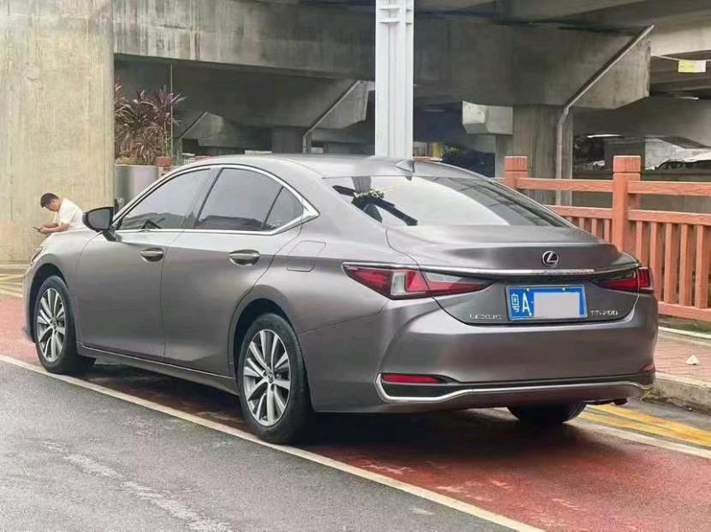 广州21年雷克萨斯ES5