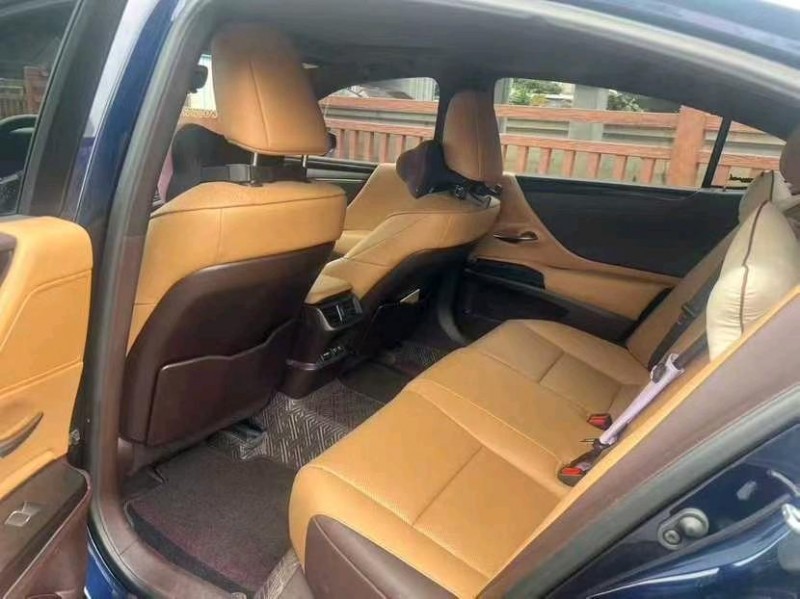 广州21年雷克萨斯ES6