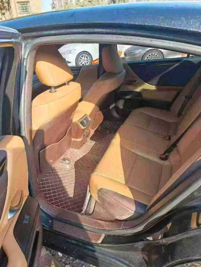 九江20年雷克萨斯ES7