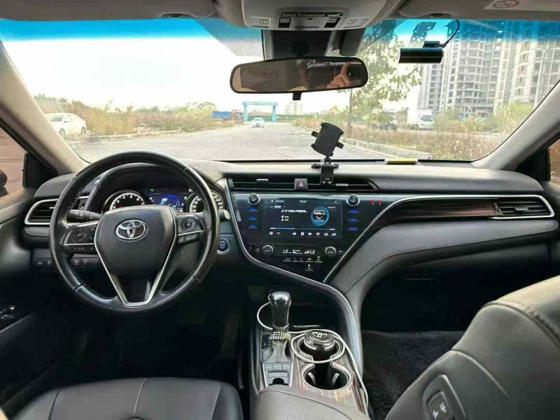 柳州19年丰田凯美瑞7