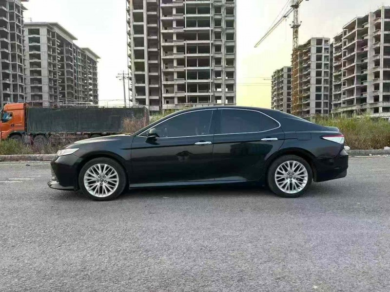 柳州19年丰田凯美瑞8