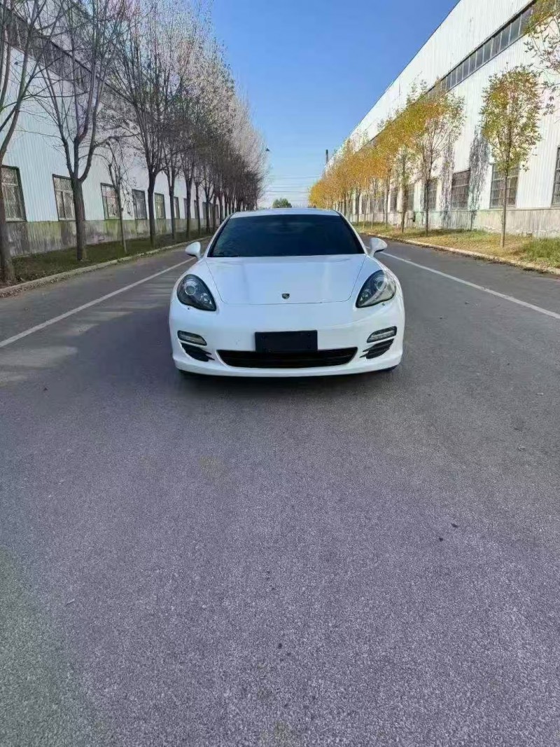 菏泽12年保时捷帕拉梅拉1