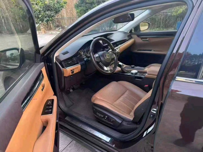 泉州16年雷克萨斯ES7