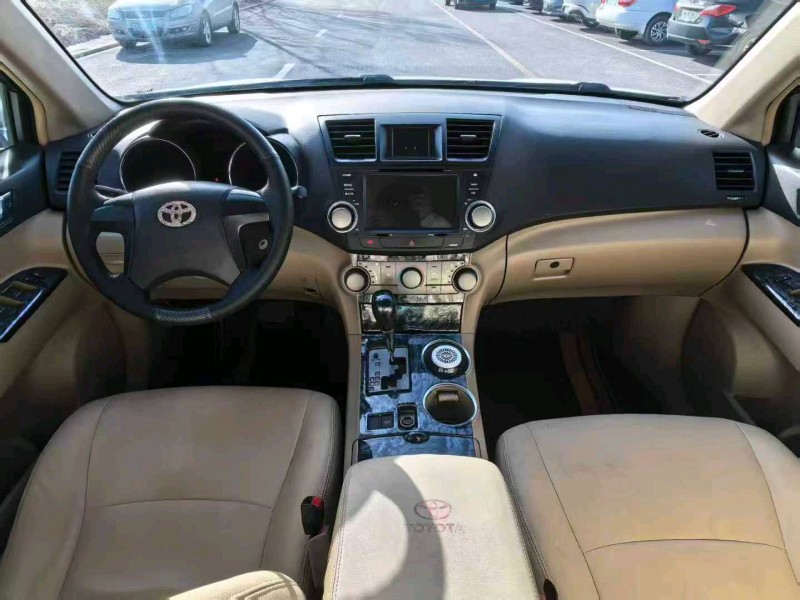 大同11年丰田汉兰达4