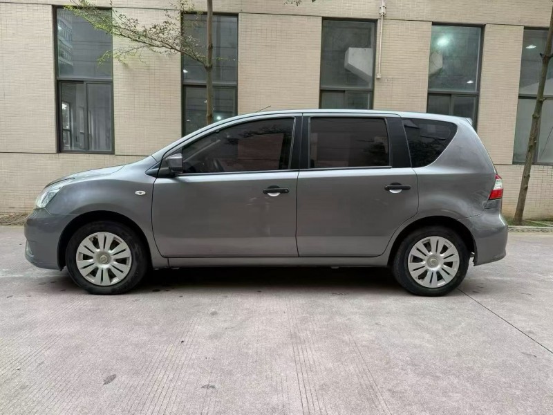 佛山17年日产骊威4