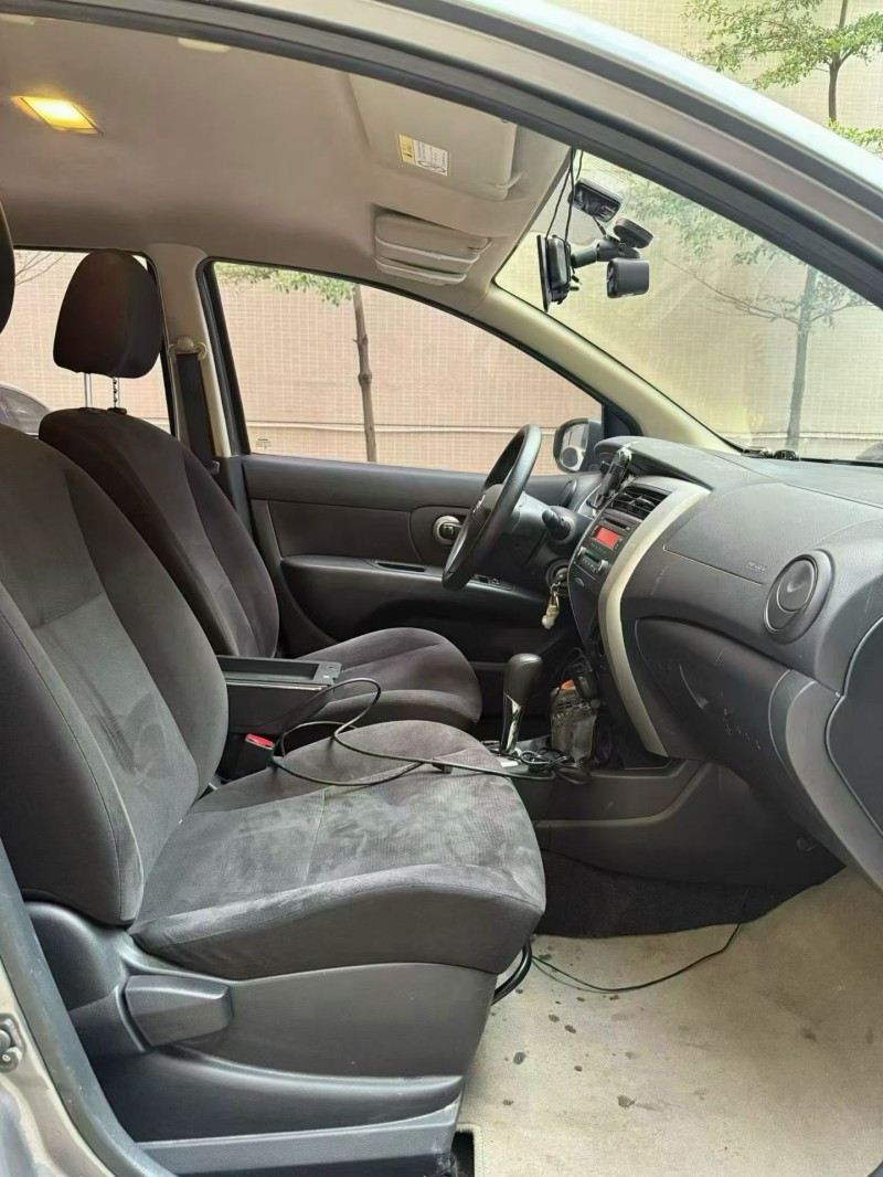 佛山17年日产骊威7