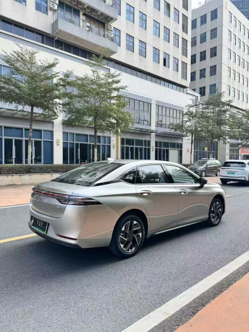 广州25年传祺埃安S8