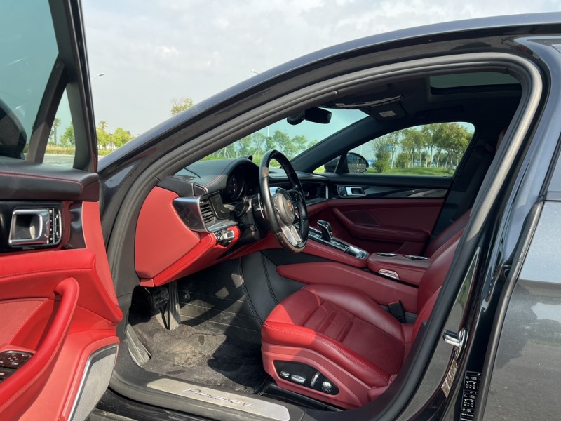 盐城17年保时捷帕拉梅拉4