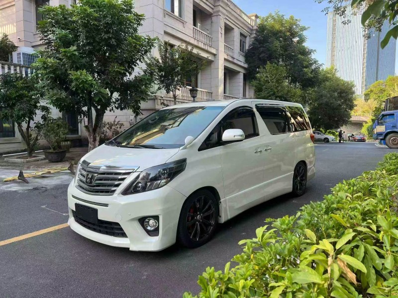 广州12年丰田埃尔法3