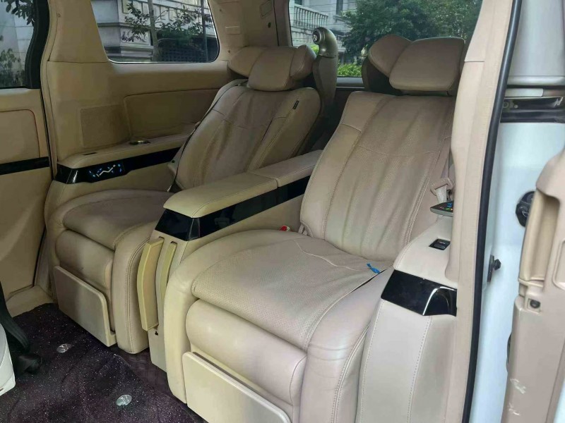 广州12年丰田埃尔法5