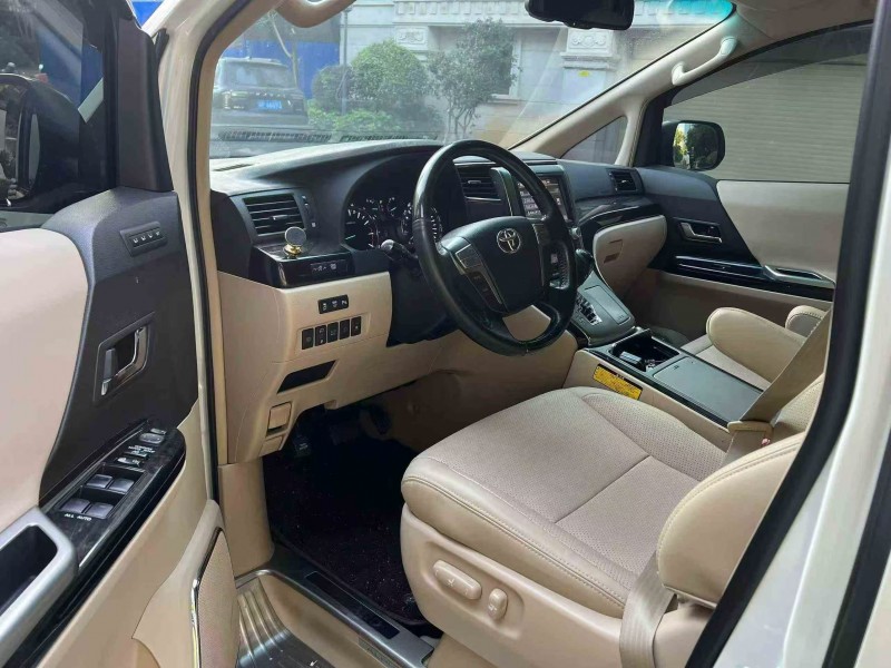 广州12年丰田埃尔法6