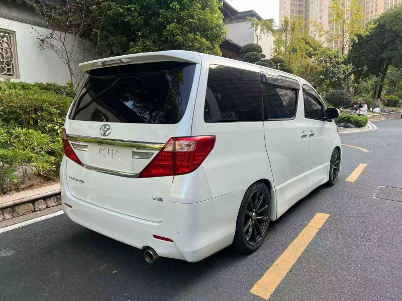 广州12年丰田埃尔法9