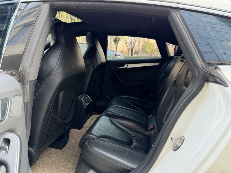 济宁11年奥迪S56