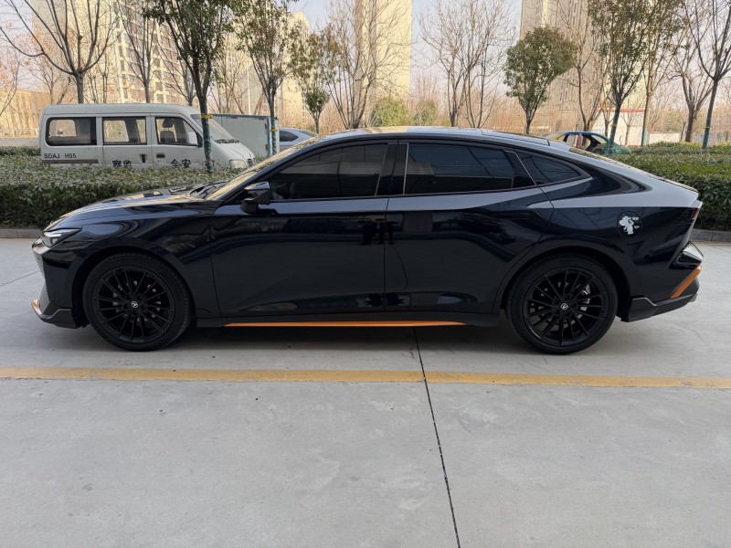 济宁25年长安汽车UNI7