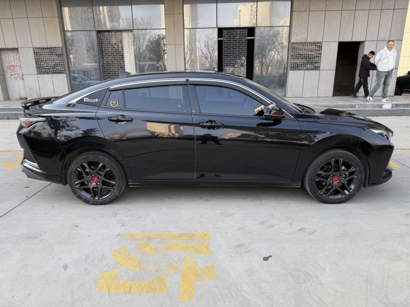 济宁21年东风奕炫8