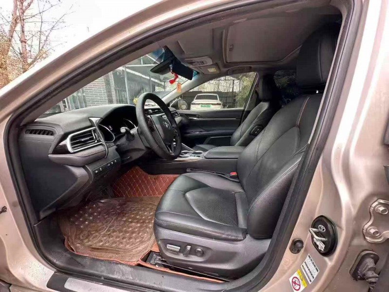 枣庄19年丰田凯美瑞5