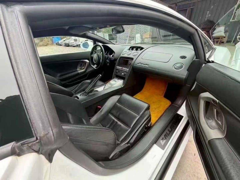 济宁13年兰博基尼LP550-24