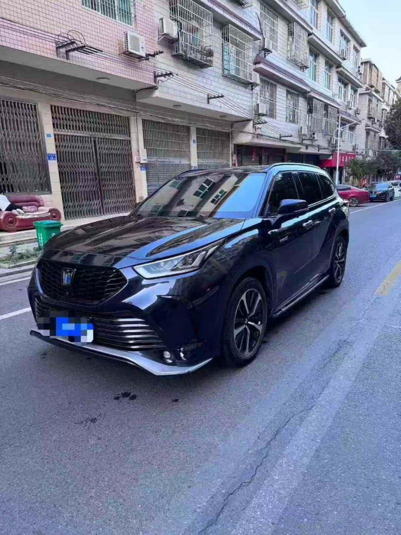 衡阳23年丰田皇冠2