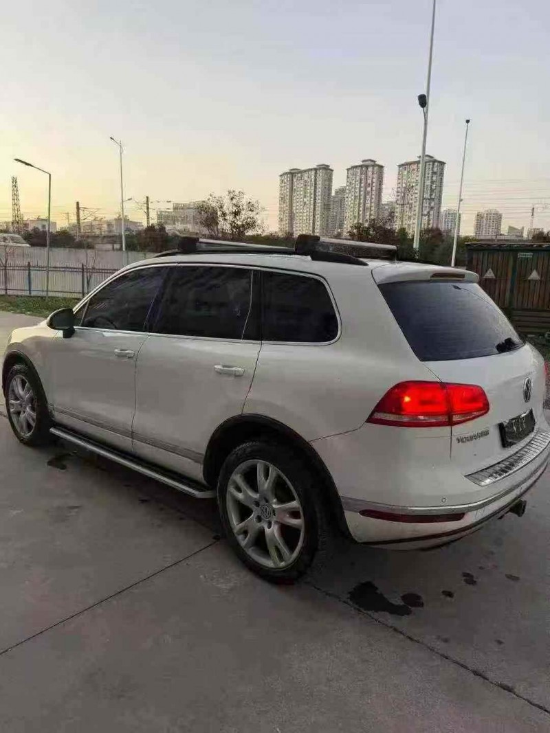 十堰16年大众途锐8