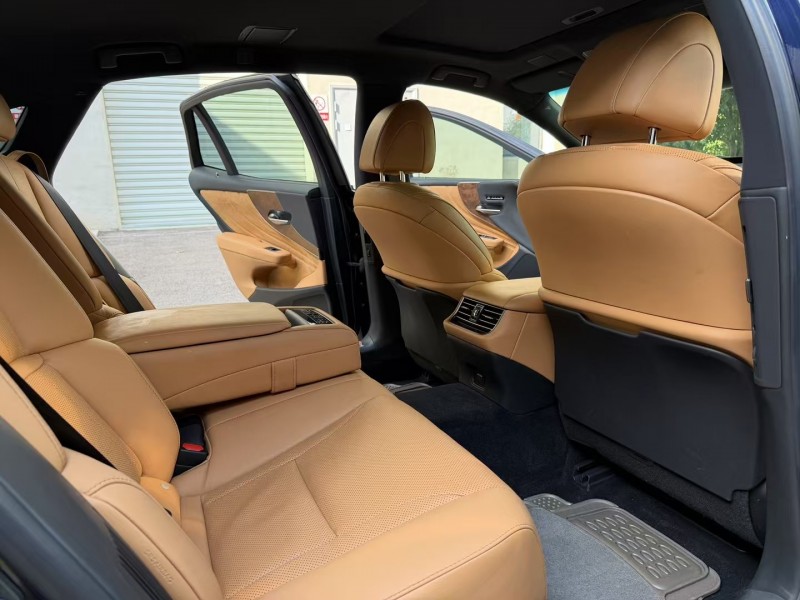 徐州21年雷克萨斯LS6