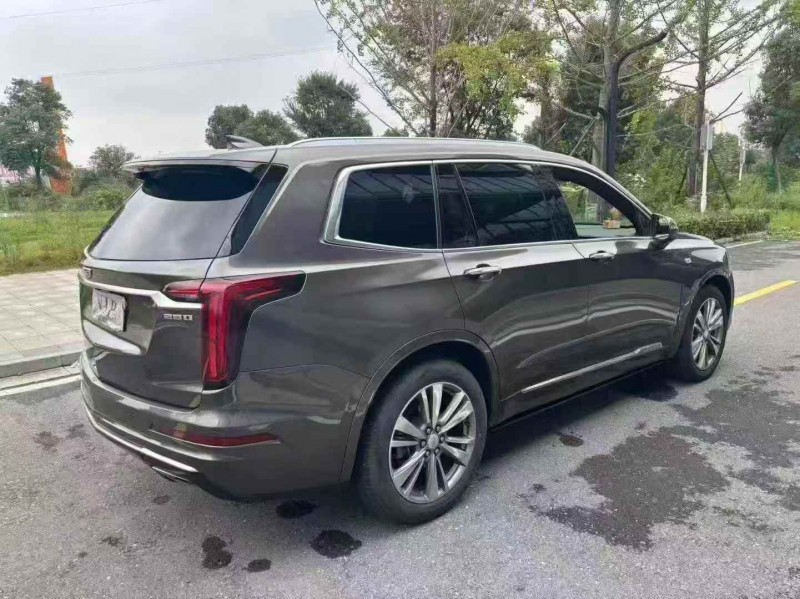 邵阳20年凯迪拉克XT67