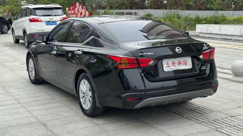 阳江19年日产天籁6