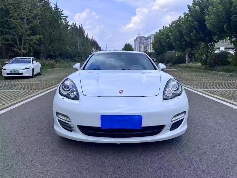 徐州11年保时捷帕拉梅拉1