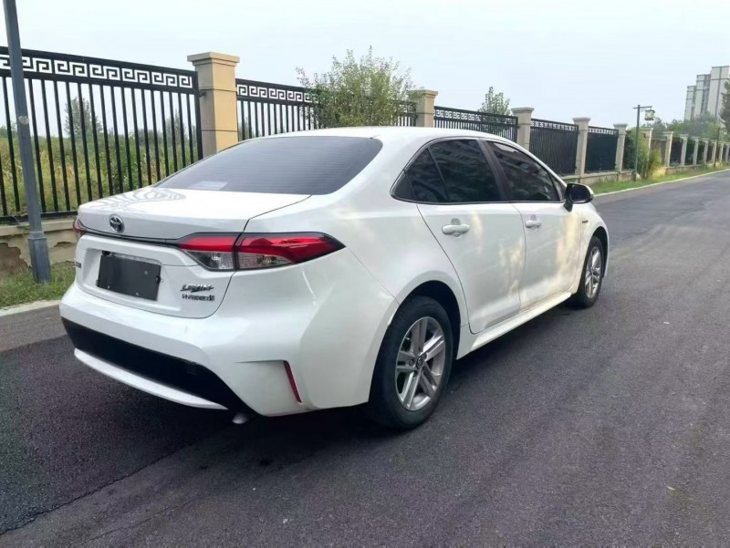 厦门23年丰田雷凌4