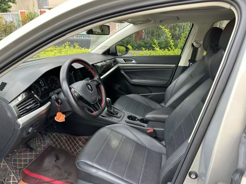 厦门21年大众朗逸9