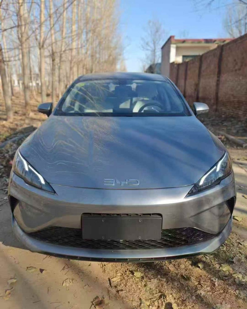 张家口25年比亚迪海豹1