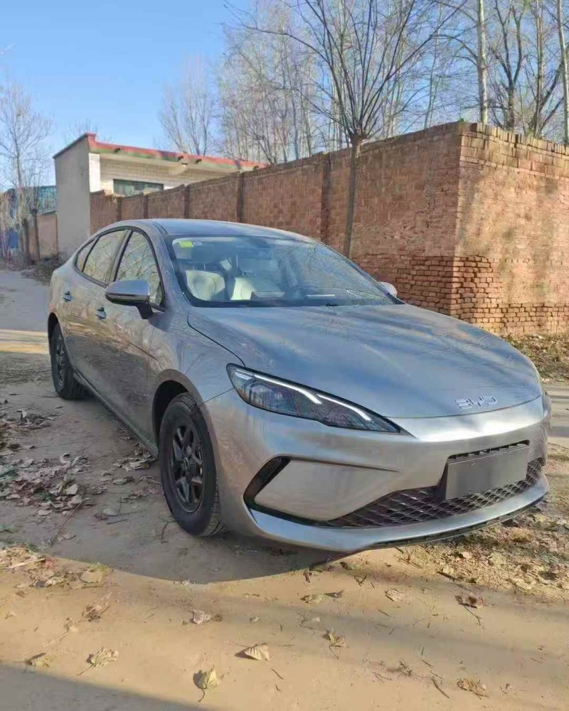 张家口25年比亚迪海豹2