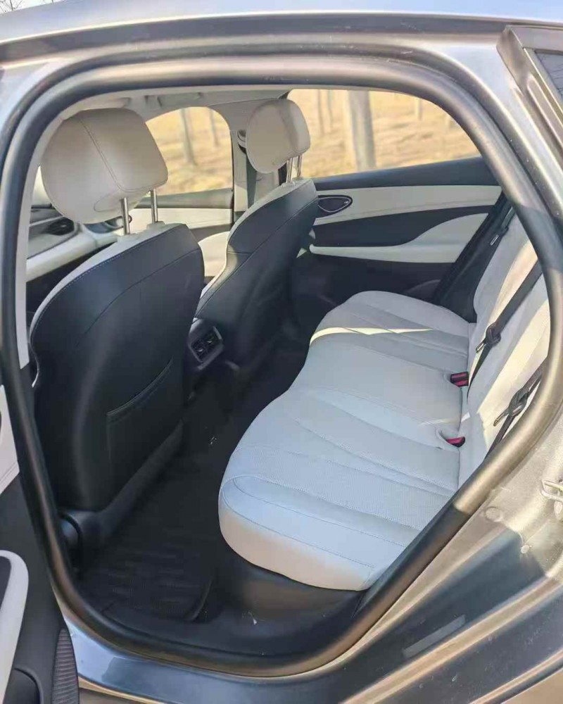 张家口25年比亚迪海豹5