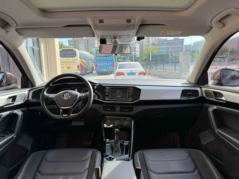 东莞20年大众探岳5