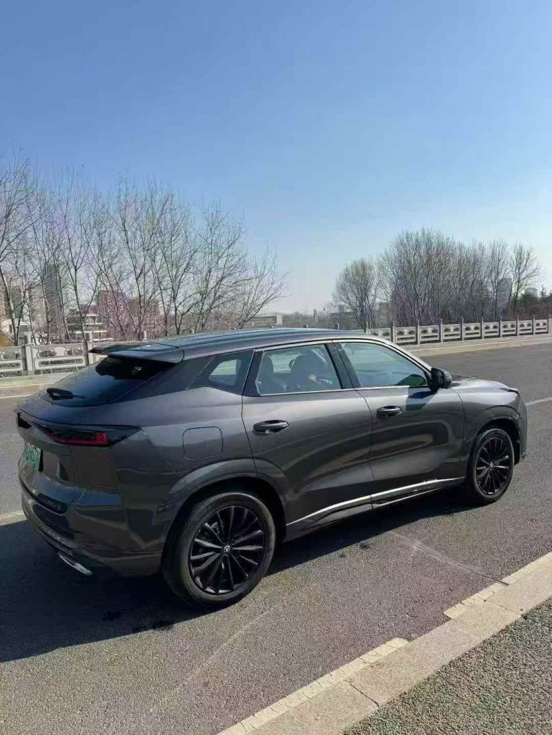 枣庄25年长安汽车睿行8