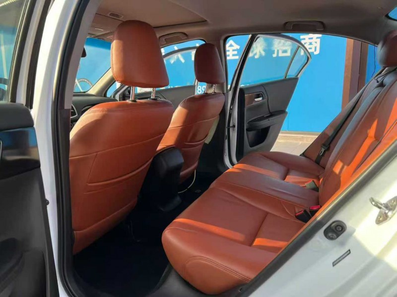 深圳17年本田雅阁5