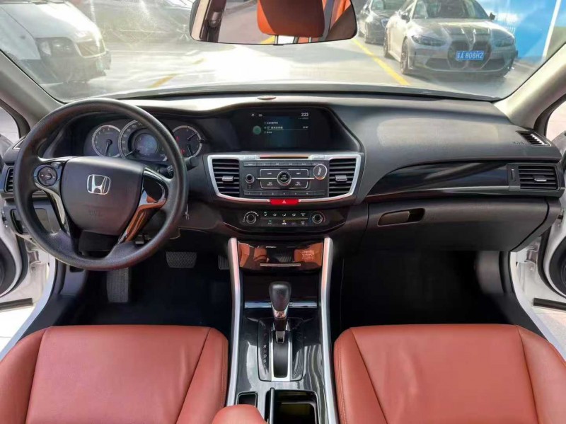 深圳17年本田雅阁6