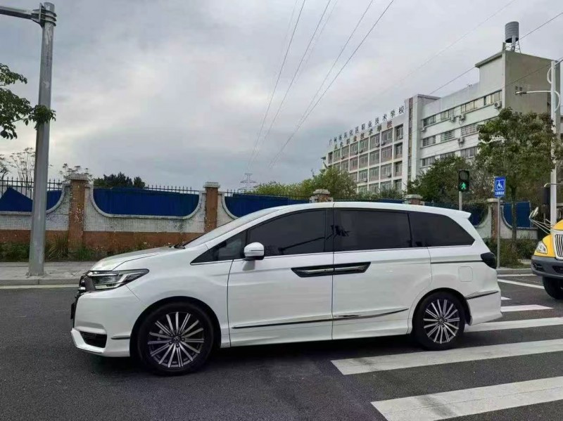 珠海22年本田艾力绅2