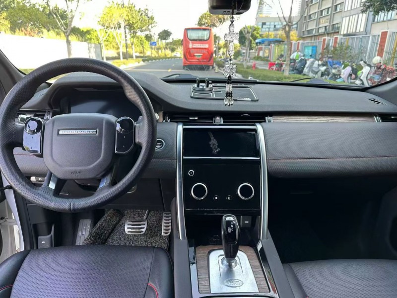 厦门21年路虎发现7