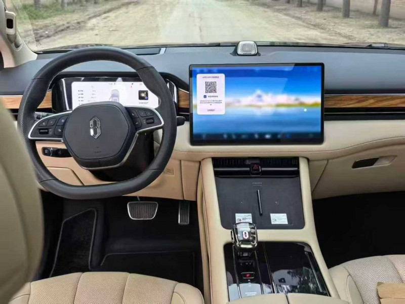 保定23年华为智选问界5