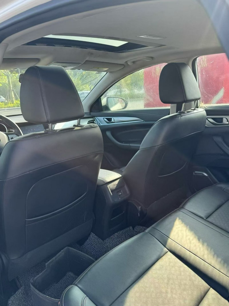 厦门19年长安汽车逸动5