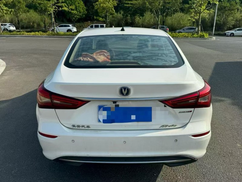 厦门19年长安汽车逸动8