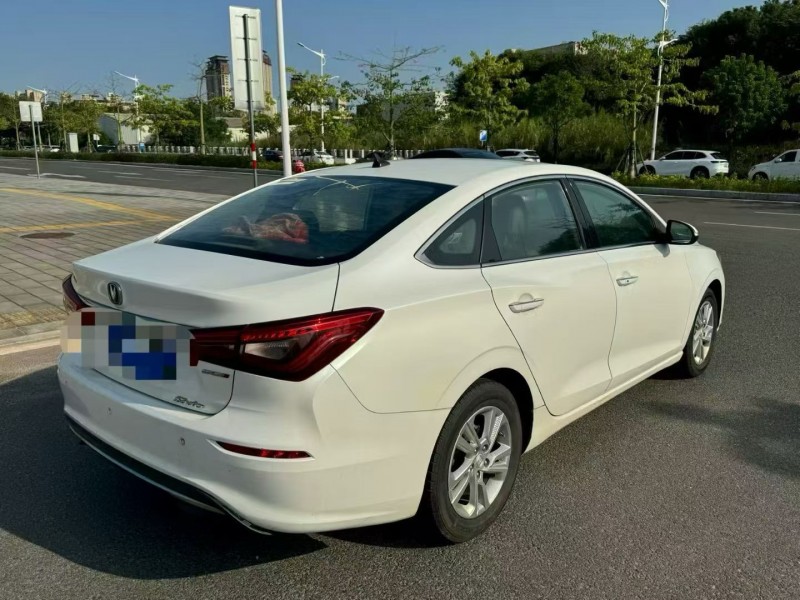 厦门19年长安汽车逸动9