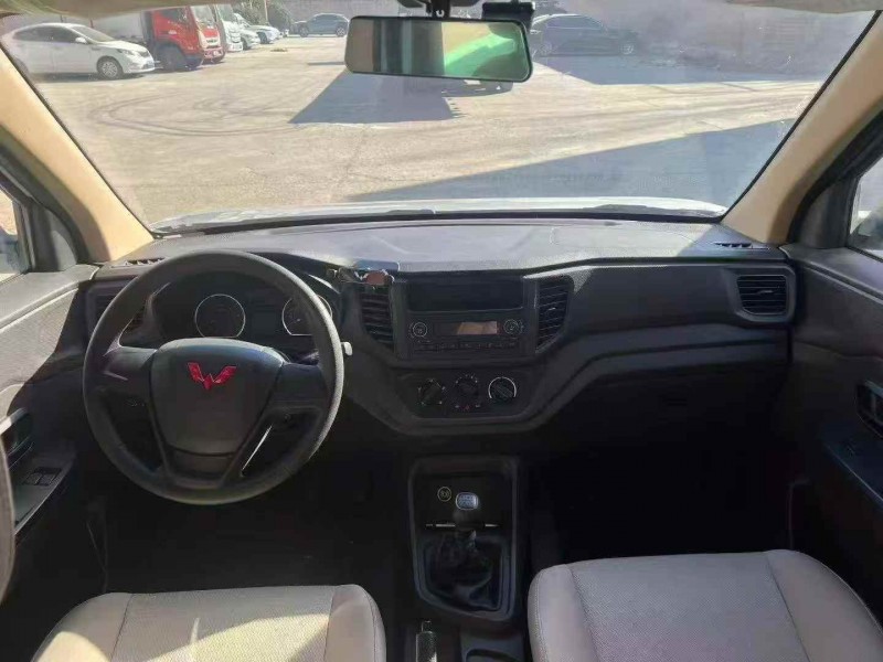 济宁23年五菱汽车宏光4